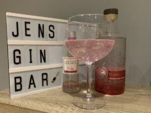 Kirkjuvagr gin and tonic